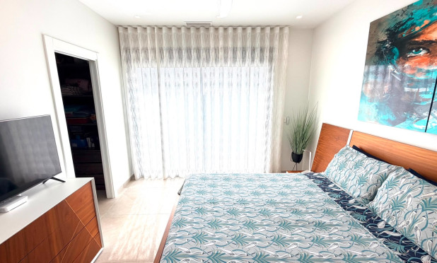 Resale - Villa - Los Montesinos - La Herrada