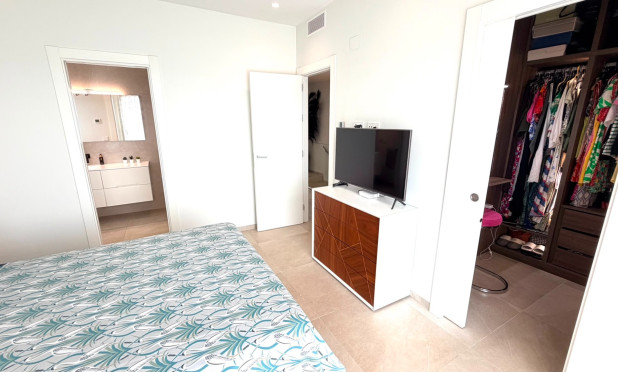 Resale - Villa - Los Montesinos - La Herrada