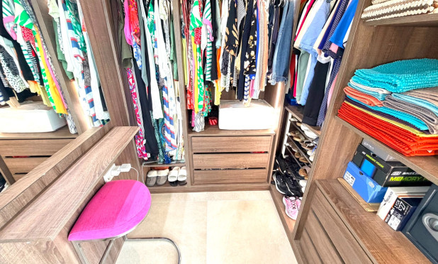 Resale - Villa - Los Montesinos - La Herrada