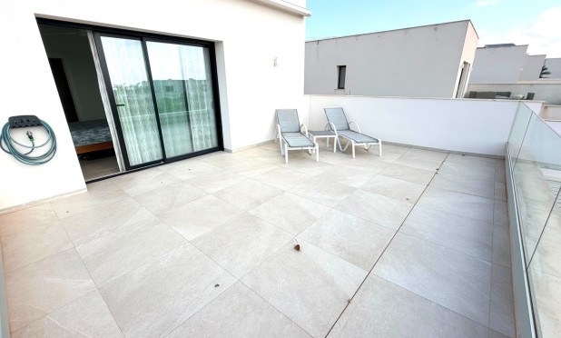 Resale - Villa - Los Montesinos - La Herrada