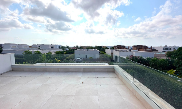 Resale - Villa - Los Montesinos - La Herrada