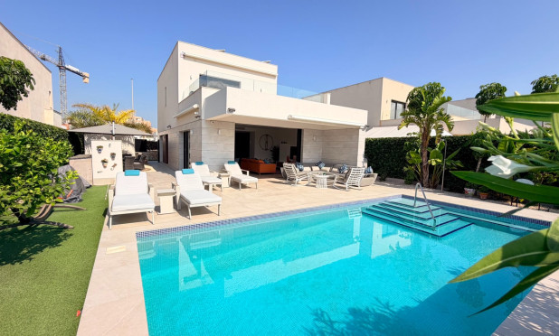 Resale - Villa - Los Montesinos - La Herrada