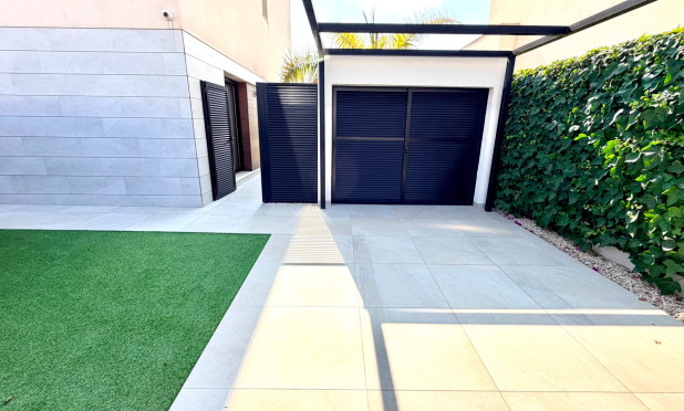 Resale - Villa - Los Montesinos - La Herrada