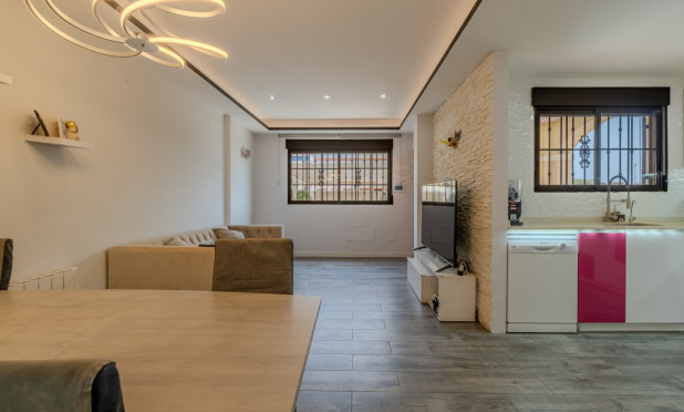 Resale - Villa Detached - Torrevieja - Torreta - Florida