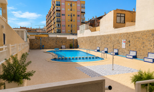 Resale - Apartment / flat - Torrevieja - torrevieja