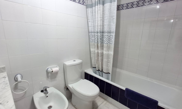 Resale - Apartment / flat - Torrevieja - Playa de los Locos