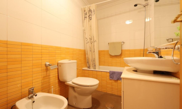Resale - Apartment / flat - Torrevieja - Centro
