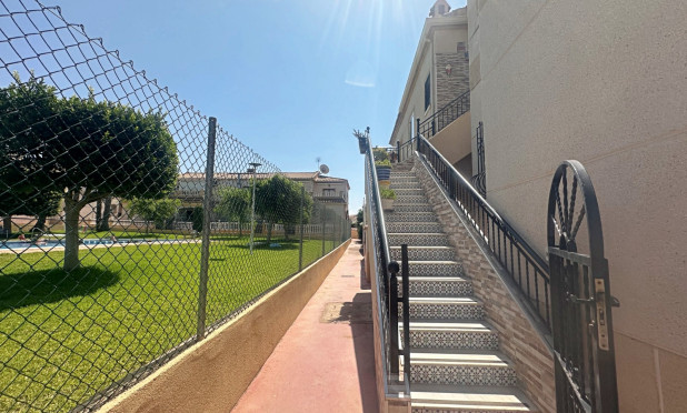 Resale - Townhouse - Torrevieja - Aguas Nuevas