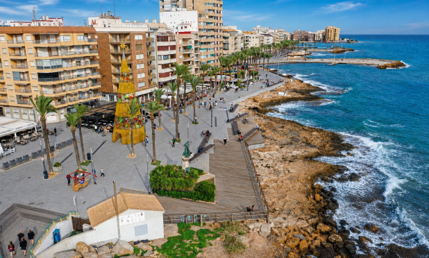 Resale - Townhouse - Torrevieja - Aguas Nuevas