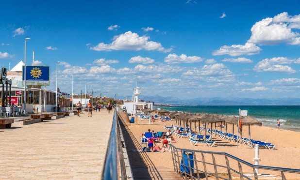 Resale - Townhouse - Torrevieja - Aguas Nuevas