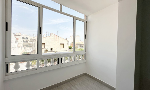 Odsprzedaż - Mieszkanie w bloku - Torrevieja - torrevieja