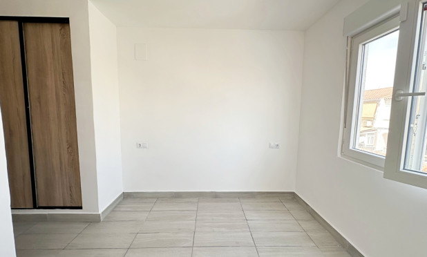 Odsprzedaż - Mieszkanie w bloku - Torrevieja - torrevieja