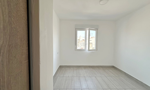 Odsprzedaż - Mieszkanie w bloku - Torrevieja - torrevieja