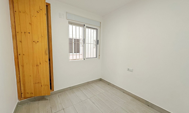 Odsprzedaż - Mieszkanie w bloku - Torrevieja - torrevieja