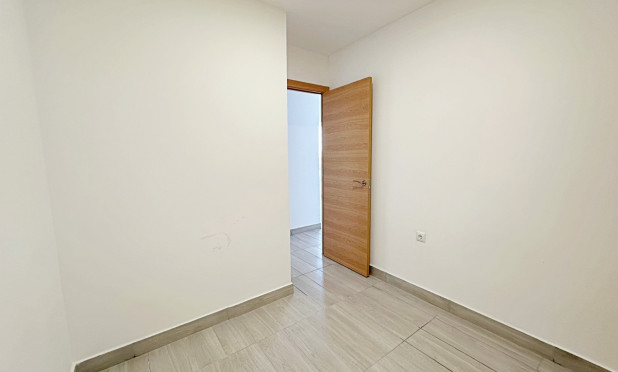 Odsprzedaż - Mieszkanie w bloku - Torrevieja - torrevieja