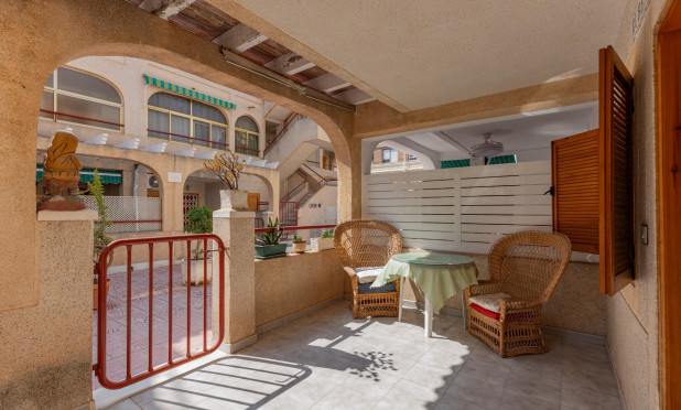 Resale - Apartment / flat - Torrevieja - Acequion