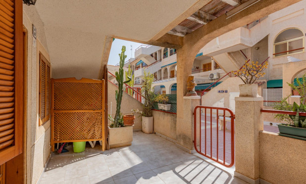 Resale - Apartment / flat - Torrevieja - Acequion