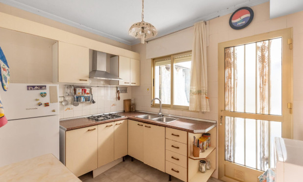 Resale - Apartment / flat - Torrevieja - Acequion