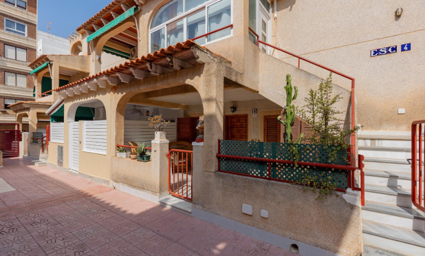 Resale - Apartment / flat - Torrevieja - Acequion