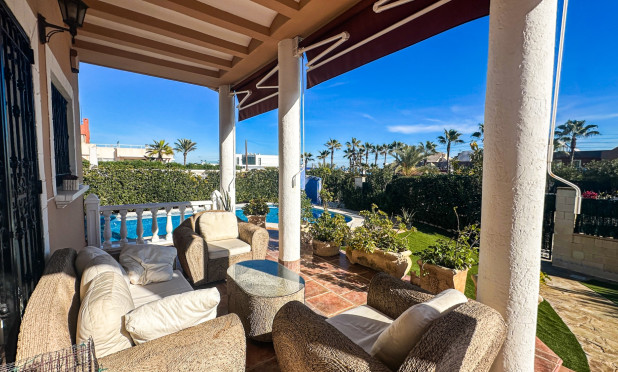 Odsprzedaż - Villa - La Mata