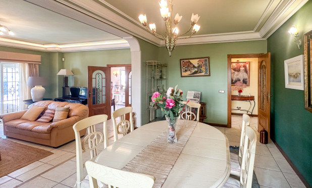 Odsprzedaż - Villa - La Mata