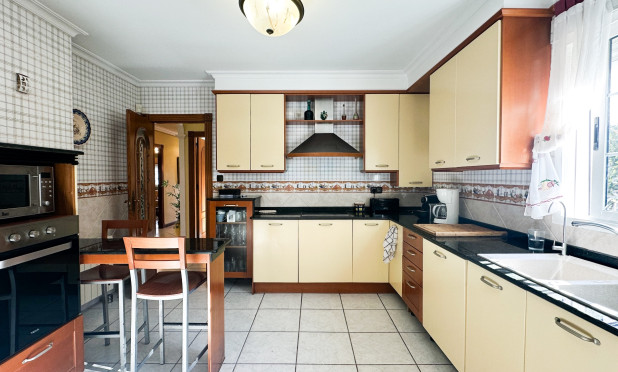 Odsprzedaż - Villa - La Mata