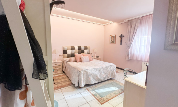 Odsprzedaż - Villa - La Mata