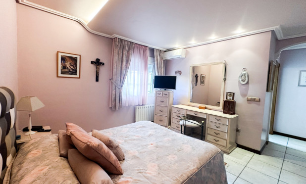 Odsprzedaż - Villa - La Mata