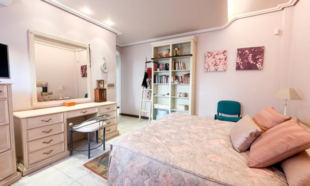 Odsprzedaż - Villa - La Mata
