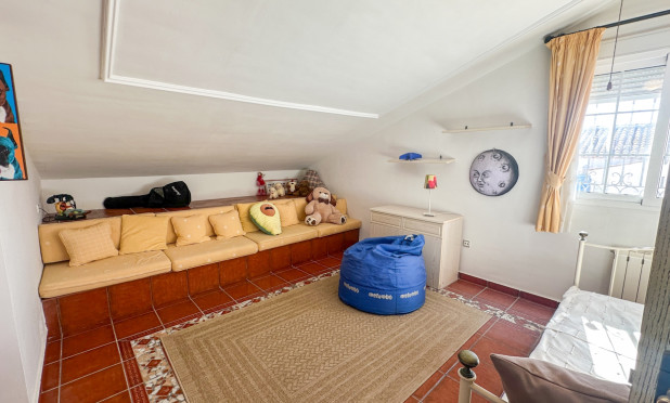 Odsprzedaż - Villa - La Mata