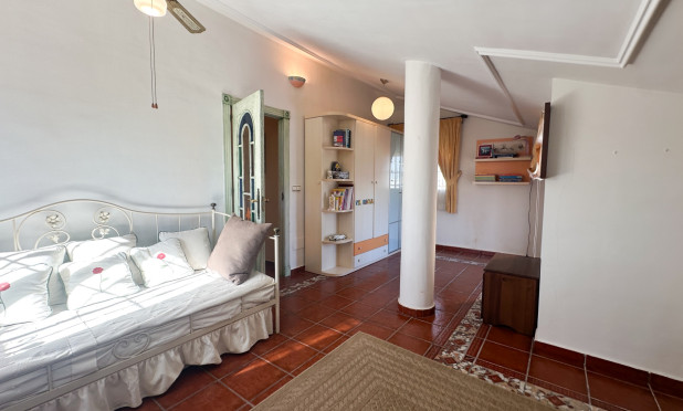 Odsprzedaż - Villa - La Mata
