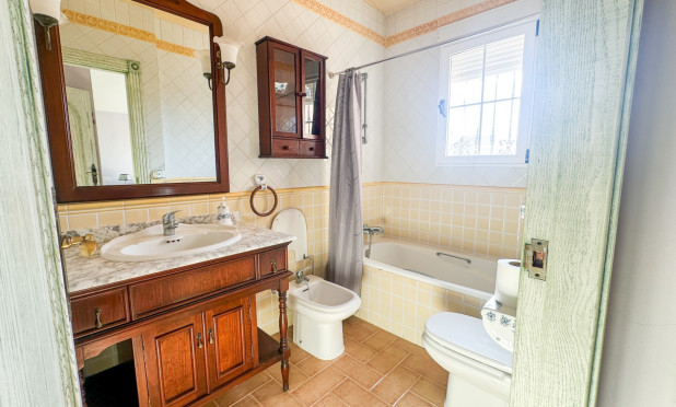 Odsprzedaż - Villa - La Mata