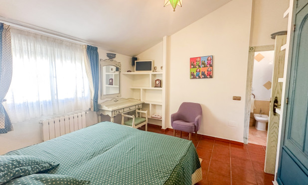 Odsprzedaż - Villa - La Mata