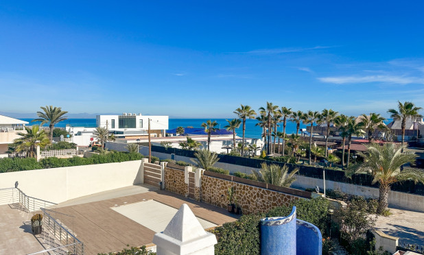 Odsprzedaż - Villa - La Mata