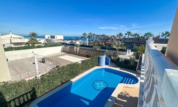 Odsprzedaż - Villa - La Mata