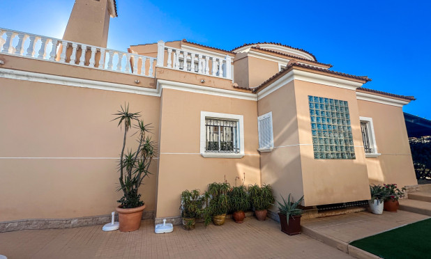 Odsprzedaż - Villa - La Mata