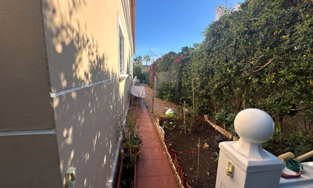 Odsprzedaż - Villa - La Mata