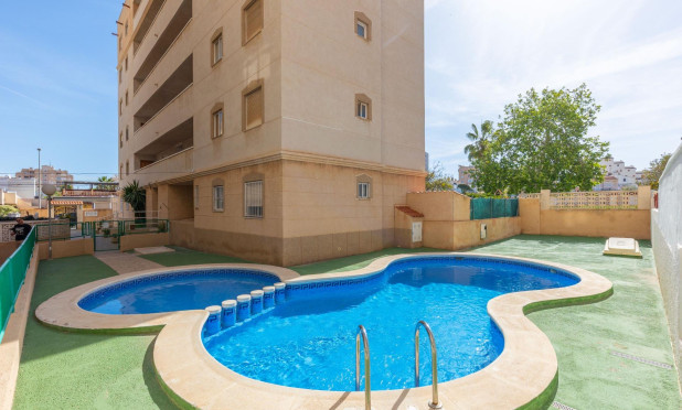 Odsprzedaż - Mieszkanie w bloku - Torrevieja - Nueva Torrevieja