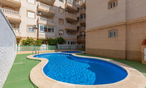 Odsprzedaż - Mieszkanie w bloku - Torrevieja - Nueva Torrevieja