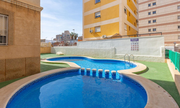 Odsprzedaż - Mieszkanie w bloku - Torrevieja - Nueva Torrevieja
