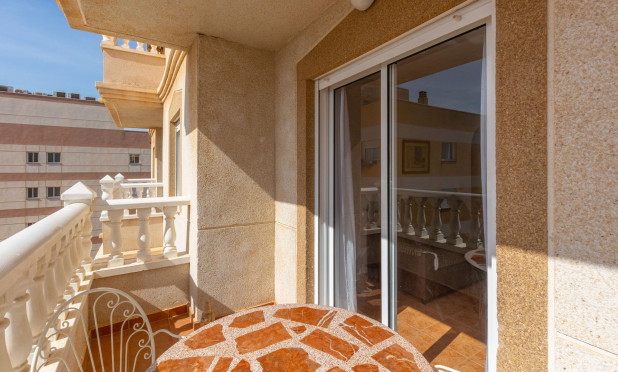 Odsprzedaż - Mieszkanie w bloku - Torrevieja - Nueva Torrevieja