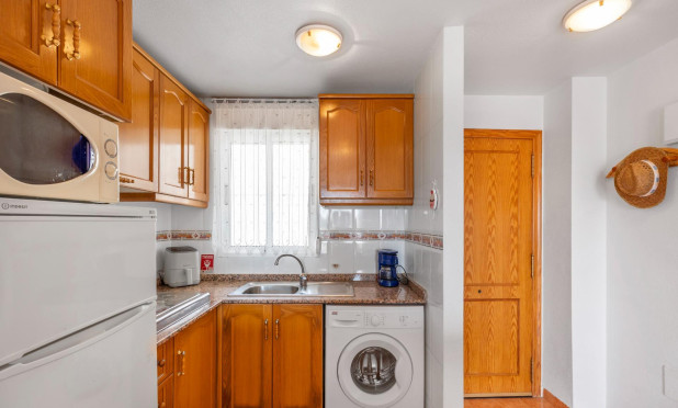 Odsprzedaż - Mieszkanie w bloku - Torrevieja - Nueva Torrevieja