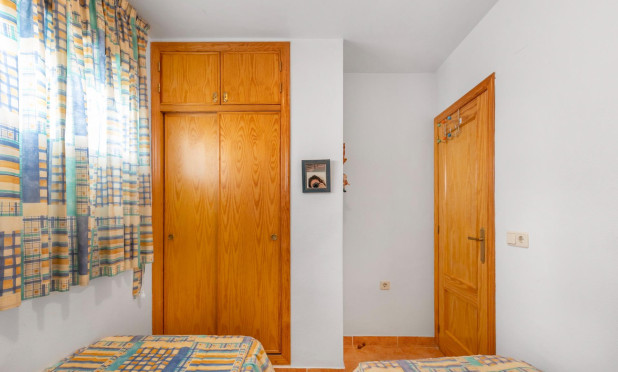 Odsprzedaż - Mieszkanie w bloku - Torrevieja - Nueva Torrevieja