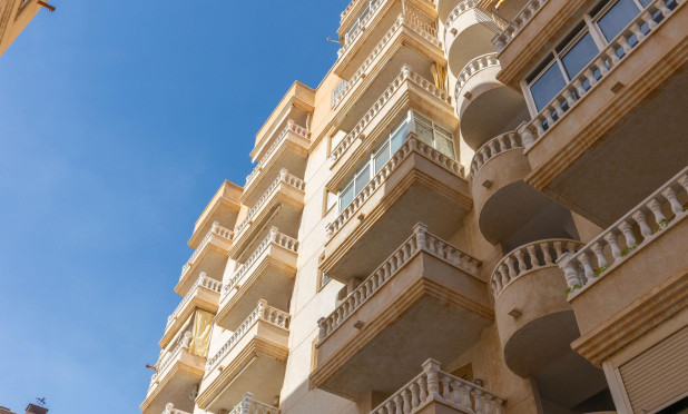 Odsprzedaż - Mieszkanie w bloku - Torrevieja - Nueva Torrevieja