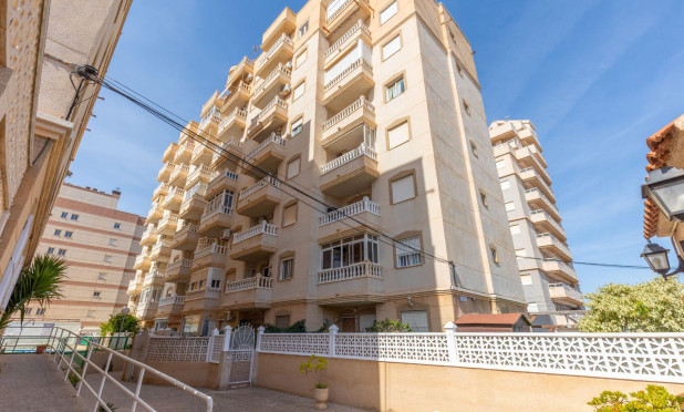 Odsprzedaż - Mieszkanie w bloku - Torrevieja - Nueva Torrevieja