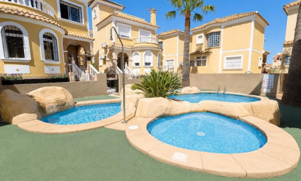 Odsprzedaż - Villa - Orihuela Costa - Las Filipinas