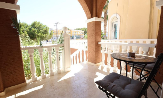 Odsprzedaż - Villa - Orihuela Costa - Las Filipinas