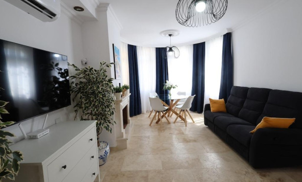 Odsprzedaż - Villa - Orihuela Costa - Las Filipinas