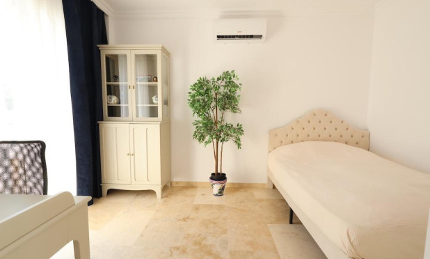 Odsprzedaż - Villa - Orihuela Costa - Las Filipinas