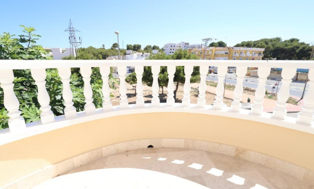 Odsprzedaż - Villa - Orihuela Costa - Las Filipinas